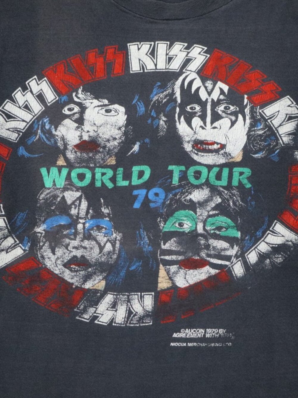 1979 kiss world tour shirt. Fits like a small. band tee 70s 80s true vintage